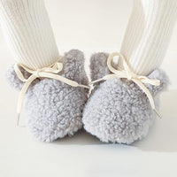 Thumbnail for SnuggleBunny – Cálidas y seguras: zapatillas antideslizantes Bunny