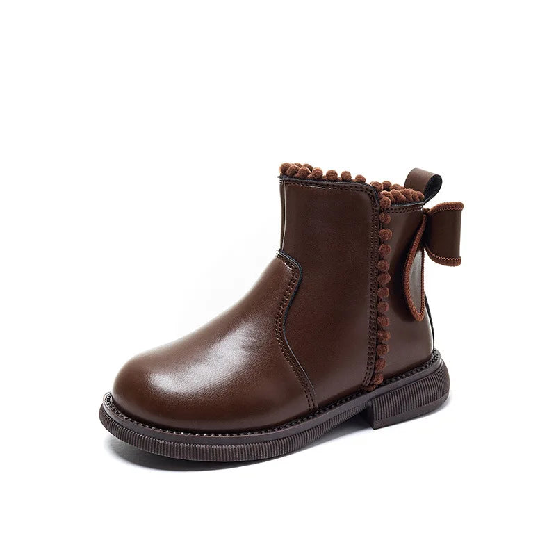 Mini Fashion – Comodidad y estilo: botines de cuero