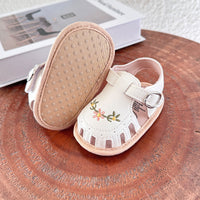 Thumbnail for TinyPetals – Comodidad y estilo: sandalias para bebé con bordado floral