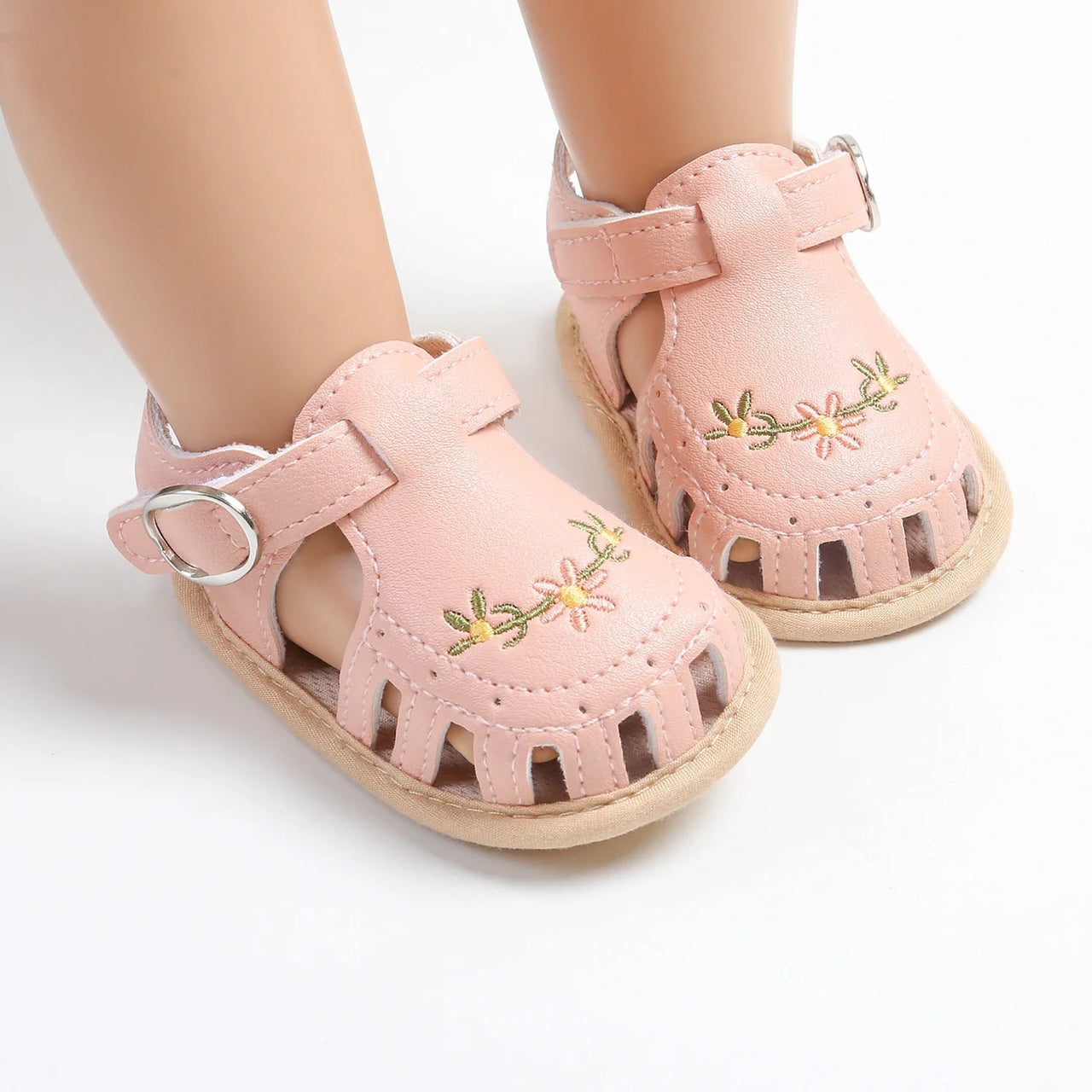 TinyPetals – Comodidad y estilo: sandalias para bebé con bordado floral