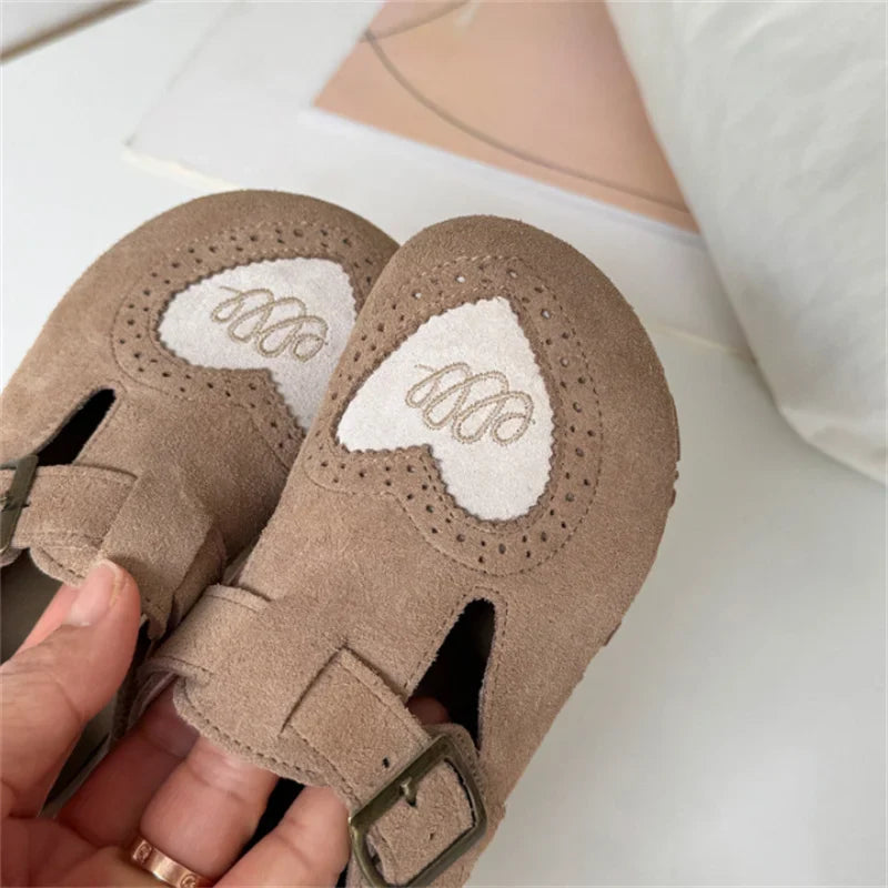 Barefoot – Cuero y descalzo: zapatos infantiles con suela blanda