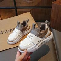 Thumbnail for KidStride – Modernas y funcionales: zapatillas con velcro