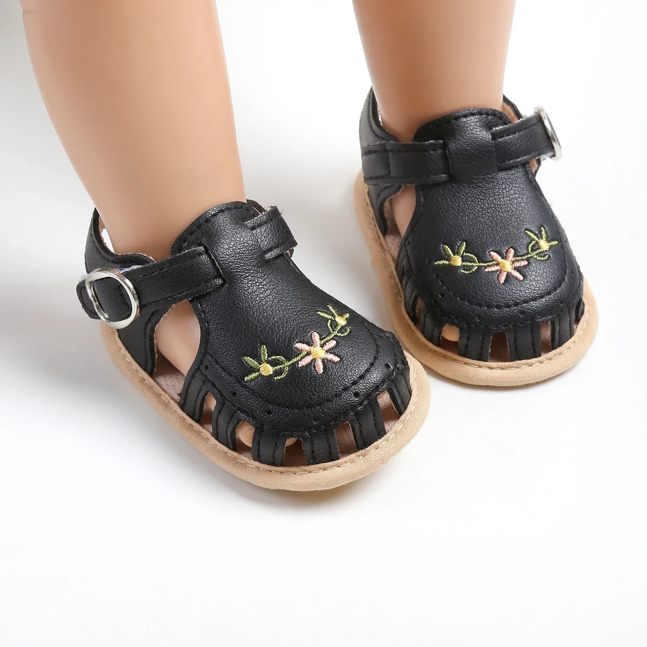 TinyPetals – Comodidad y estilo: sandalias para bebé con bordado floral