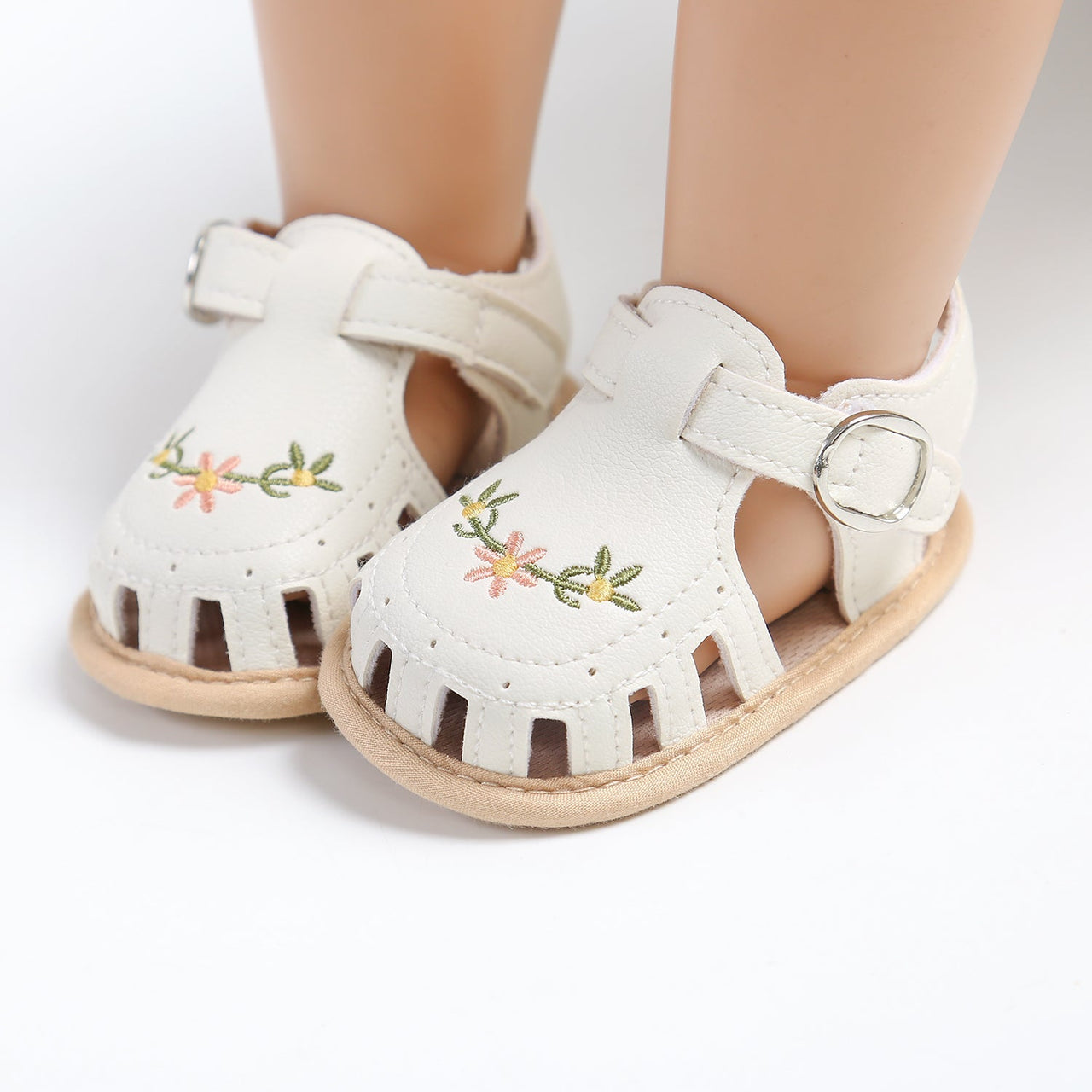 TinyPetals – Comodidad y estilo: sandalias para bebé con bordado floral