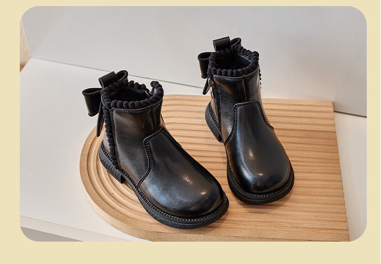 Mini Fashion – Comodidad y estilo: botines de cuero