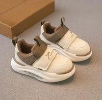 Thumbnail for KidStride – Modernas y funcionales: zapatillas con velcro