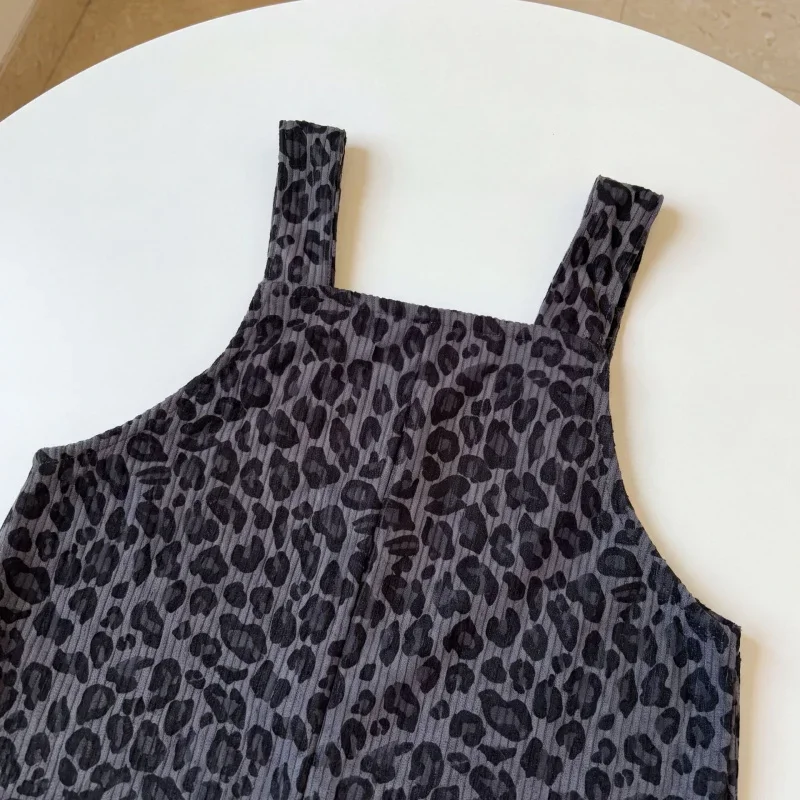 LeopardChic – A la última y cómodos: petos para niñas con estampado de leopardo