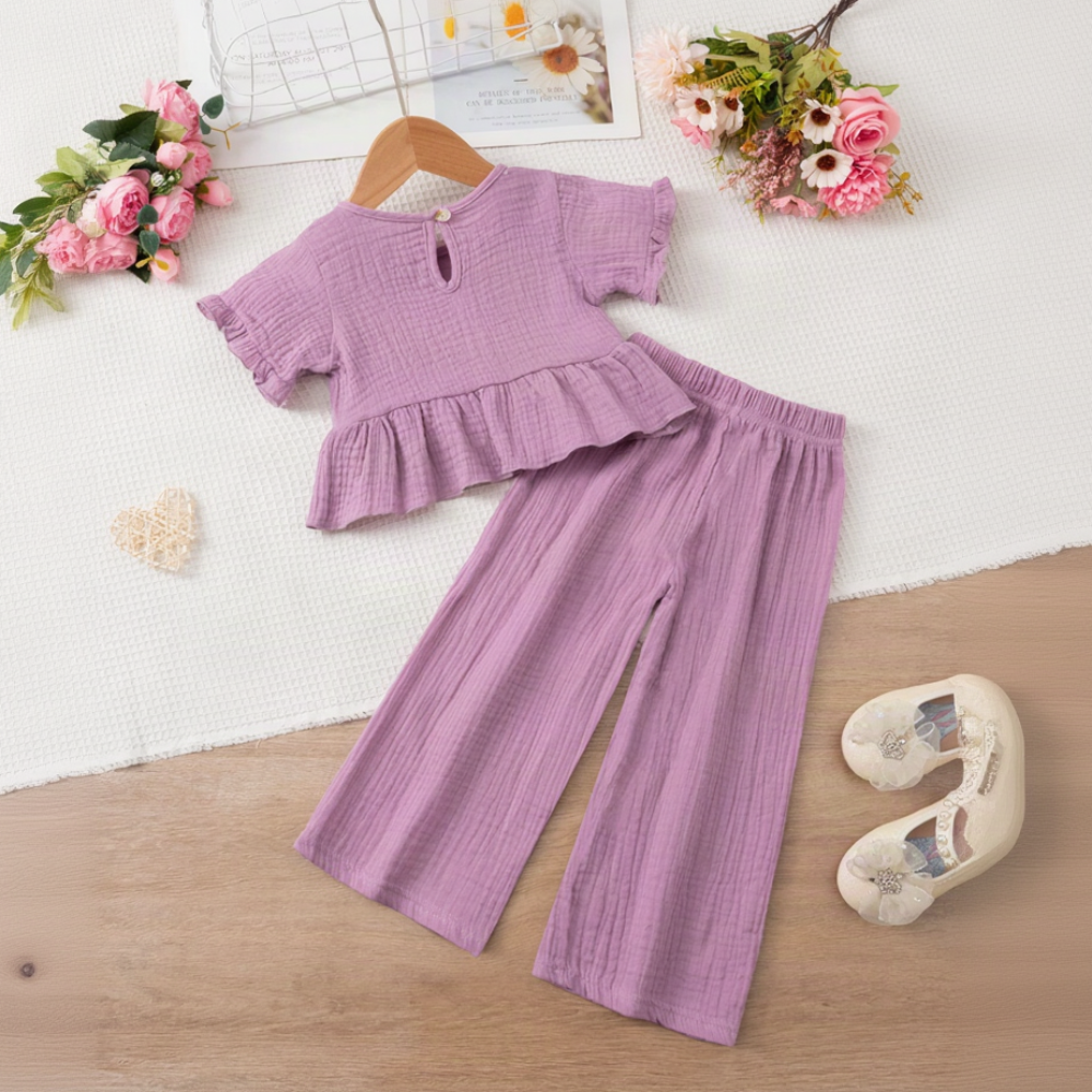 SoftCharm – Elegante y cómodo: conjunto para niñas con top con volantes y pantalón largo