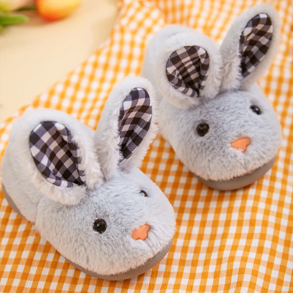BunnyToes – Suaves y cálidas: zapatillas de peluche con forma de conejo