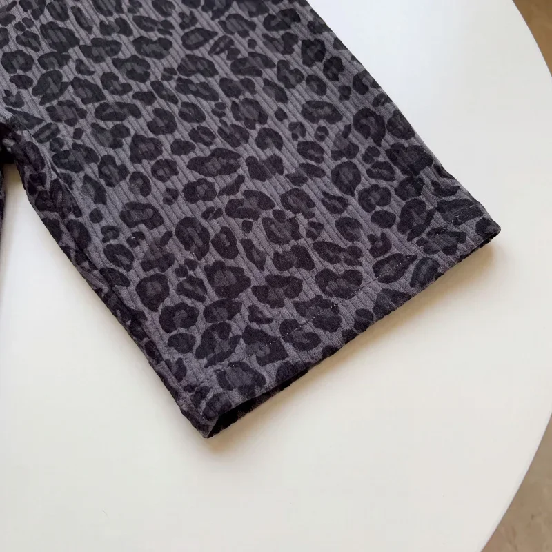 LeopardChic – A la última y cómodos: petos para niñas con estampado de leopardo