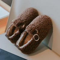 Thumbnail for WarmSteps – Cómodas y acogedoras: zapatillas de peluche de invierno para niños