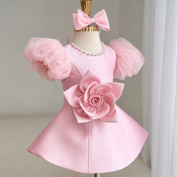 Thumbnail for LittleRose – Elegante y festivo: vestido de niña con flor en 3D y mangas abullonadas