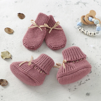 Thumbnail for Booties & Mittens – Suave y cálido: conjunto de guantes y patucos