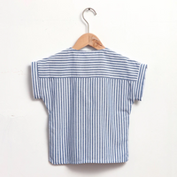 Thumbnail for LittleClassic – Elegante y cómoda: camisa de lino para niño con detalle de botones