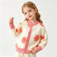 Thumbnail for CozyCardi – Suave y cálido: chaleco de punto con bonitos estampados