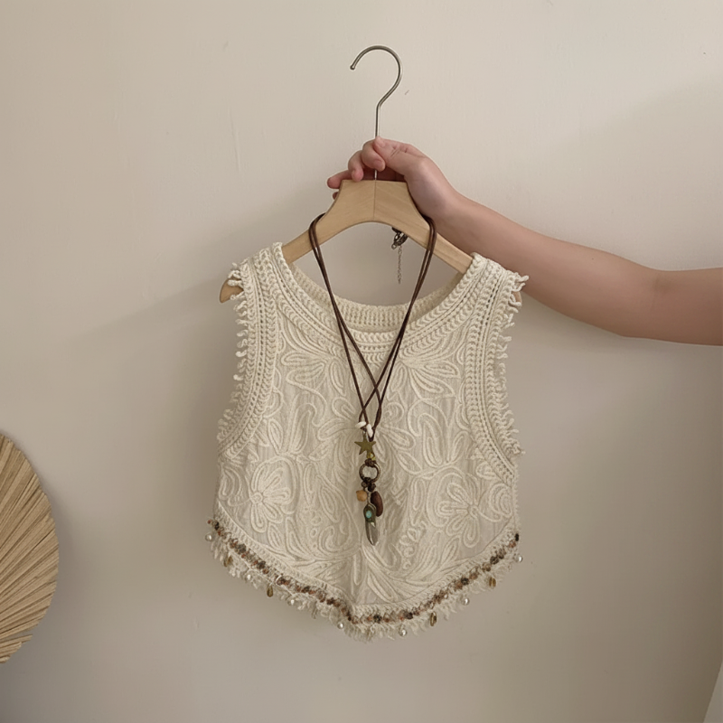 TinyTrends – Estilo boho chic y adorable: top de ganchillo con falda a cuadros