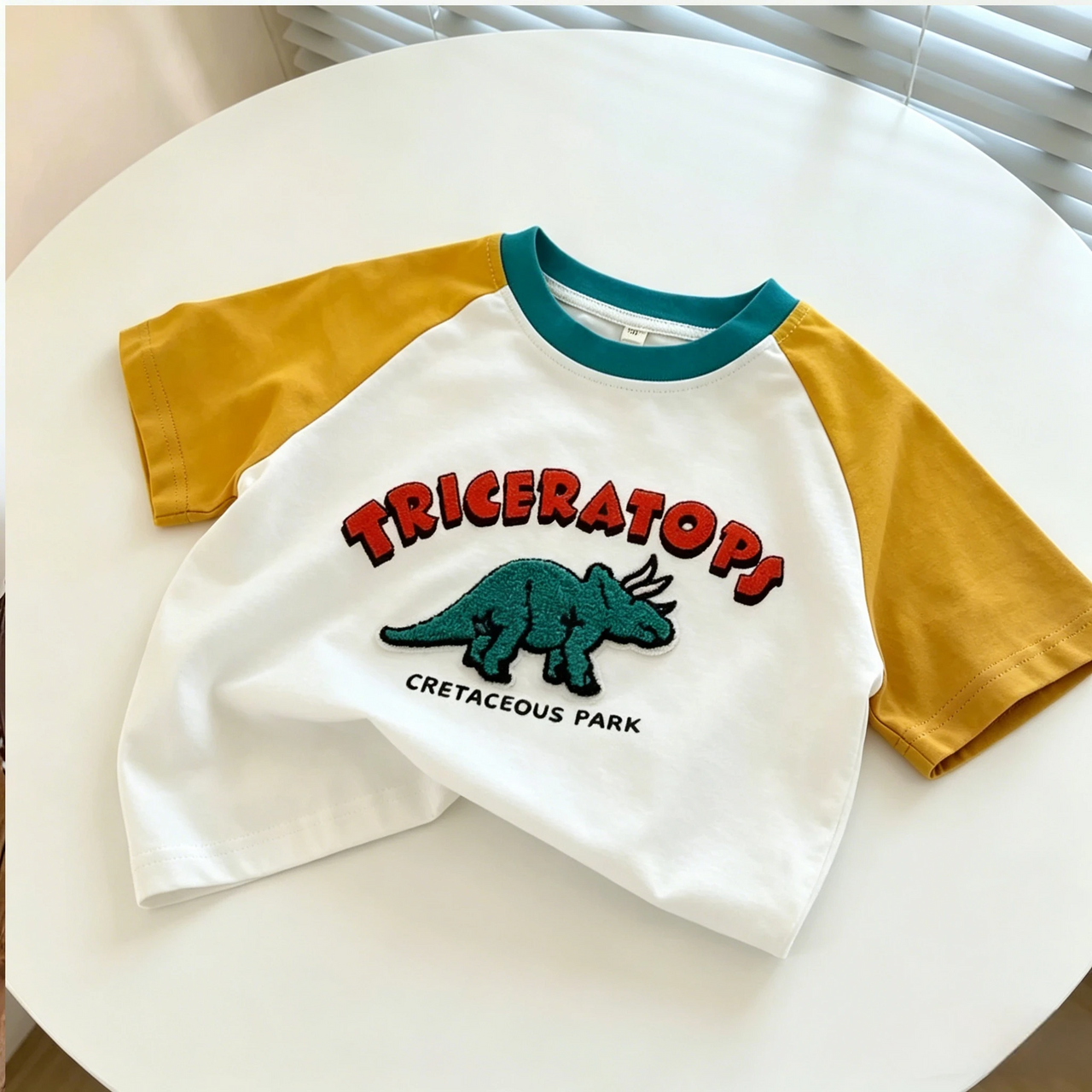 StreetBoy – A la última y cómoda: camiseta infantil con mangas raglán y estampado