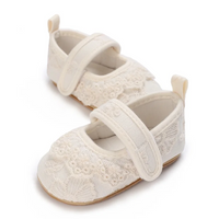 Thumbnail for PrincessLace – Elegantes y monísimas: zapatitos de bebé con encaje y cierre de velcro