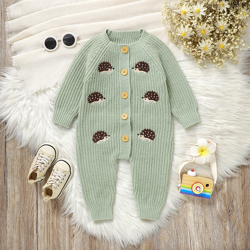 CozyHedge – Suave y cálido: mono de punto para bebé con estampado de erizo