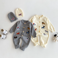 Thumbnail for PlayfulKnit – Suave y adorable: mono de punto para bebé con estampado de perritos