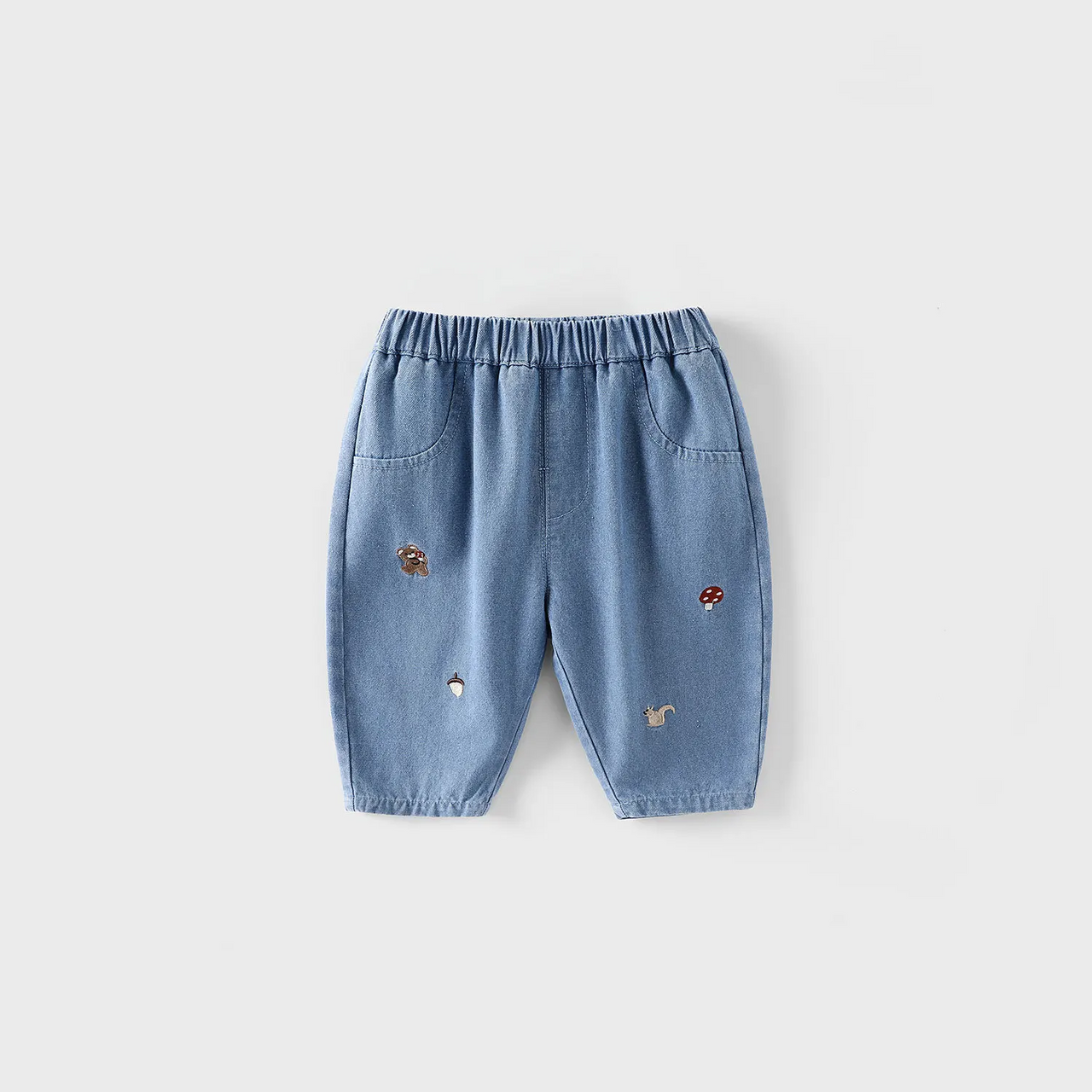 LittlePatch – Suaves y cómodos: pantalones para niños con detalles bordados