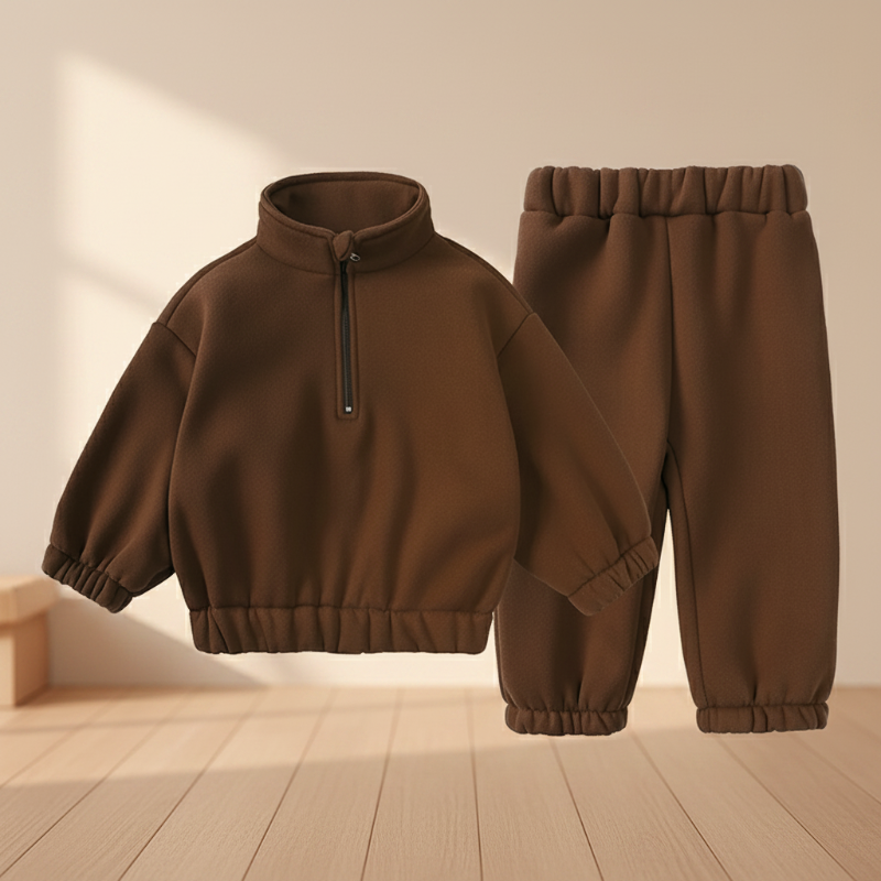 Winter Tracksuit – Calidez y comodidad: conjunto de ropa de invierno para niños