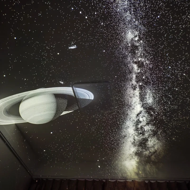 NightSky – Regulación de intensidad y magia en el dormitorio: lámpara LED Galaxy