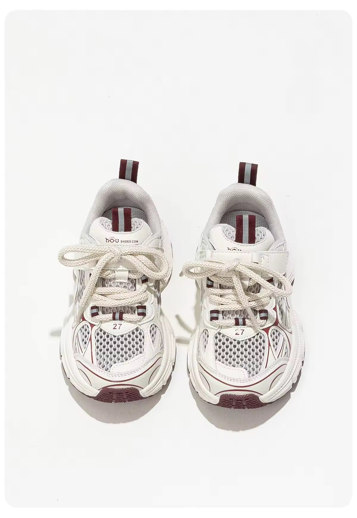 Mini Fashion – Transpirables y ligeras: zapatillas infantiles Bordeaux
