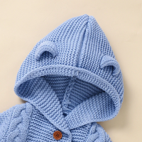 Thumbnail for SoftKnit – Cálido y adorable: mono de punto con capucha para bebé