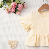 Thumbnail for SoftCharm – Elegante y cómodo: conjunto para niñas con top con volantes y pantalón largo