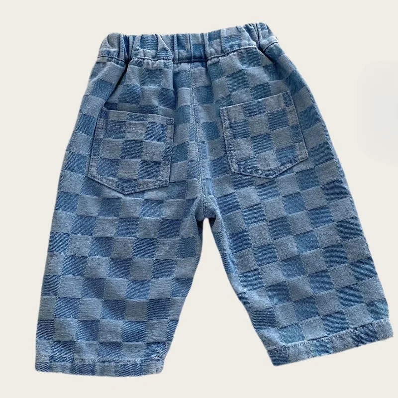 DenimCheck – Cómodos y modernos: pantalones infantiles con estampado de cuadros