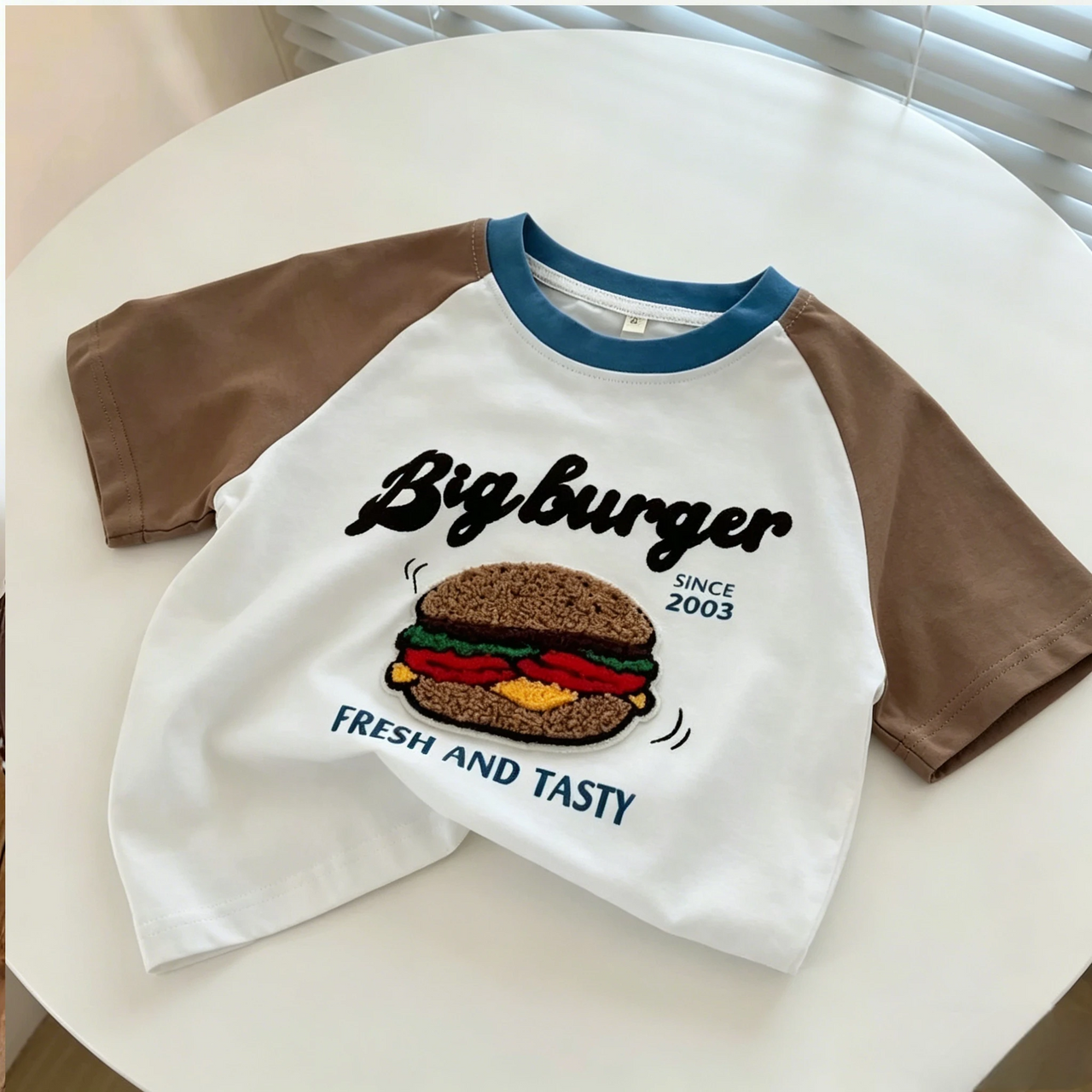 StreetBoy – A la última y cómoda: camiseta infantil con mangas raglán y estampado