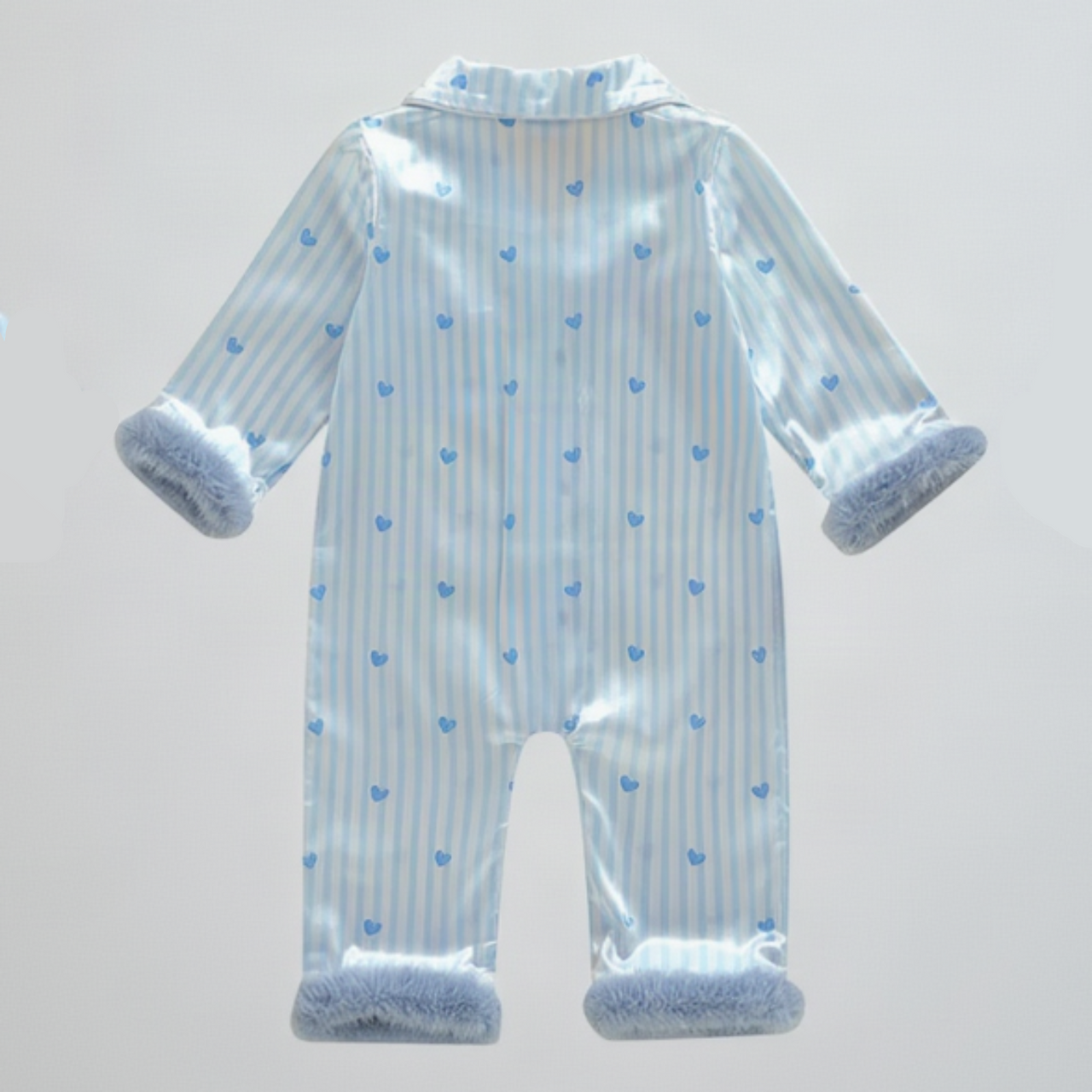 TinyLove – Suave y cálido – Mono para bebé con estampado de corazones y detalles de felpa