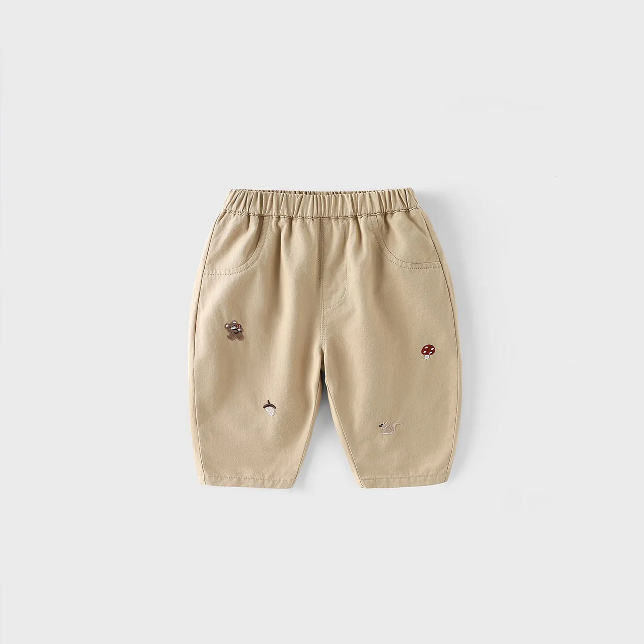 LittlePatch – Suaves y cómodos: pantalones para niños con detalles bordados
