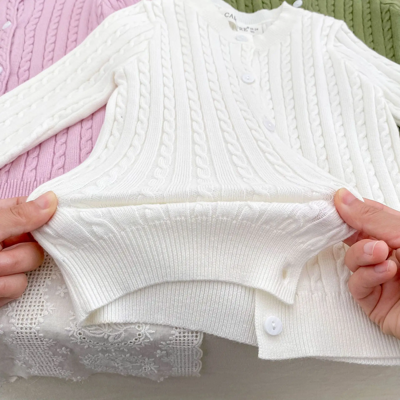 CozyBelle – Elegante y cálido: chaleco de punto con botones