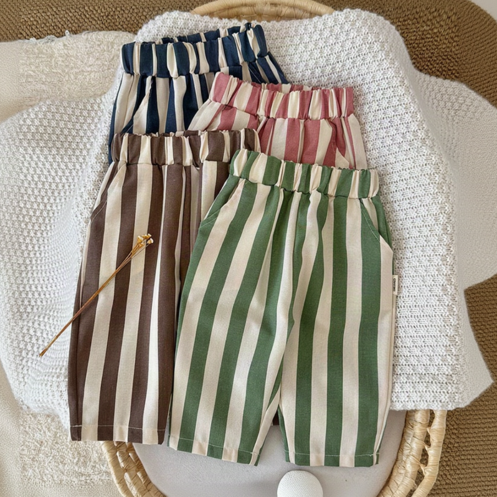 SoftStripe – Suaves y cómodos: pantalones para bebé con diseño a rayas