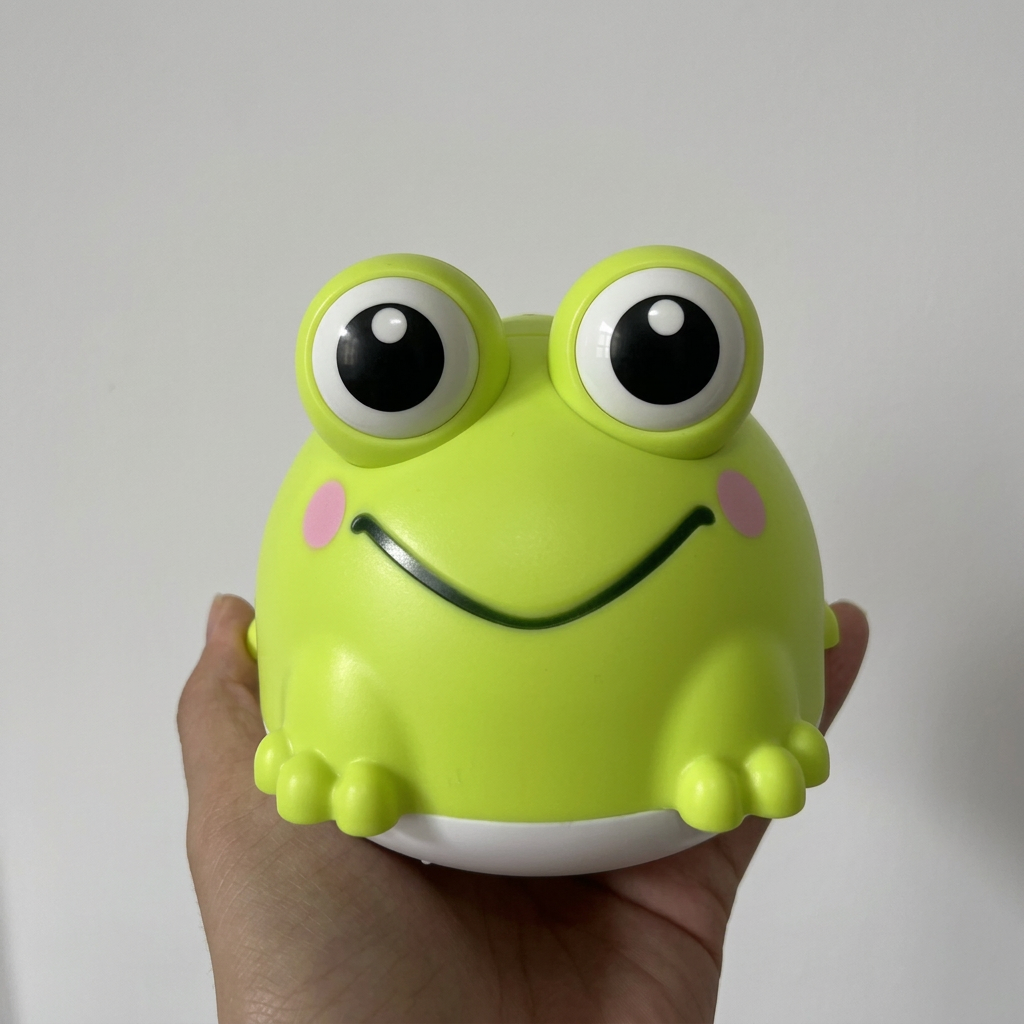 FrogSplash – Alegre e interactivo – Fuente de agua automática