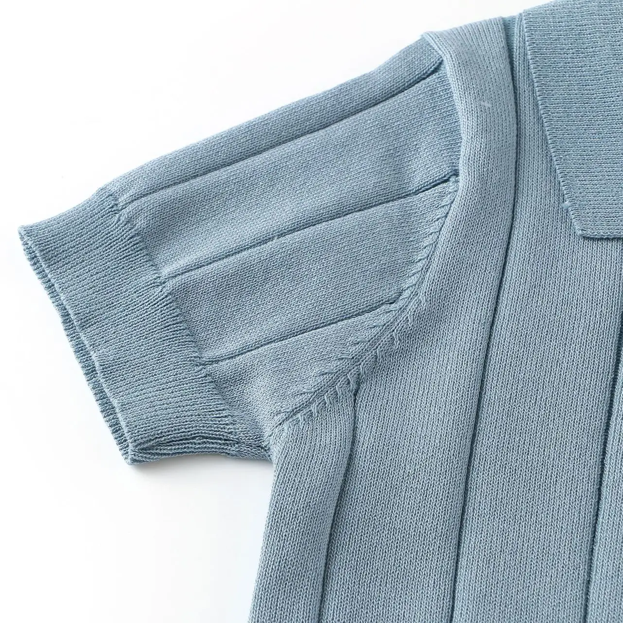 MiniLuxe – Elegante y cómoda: camiseta polo de tejido de punto