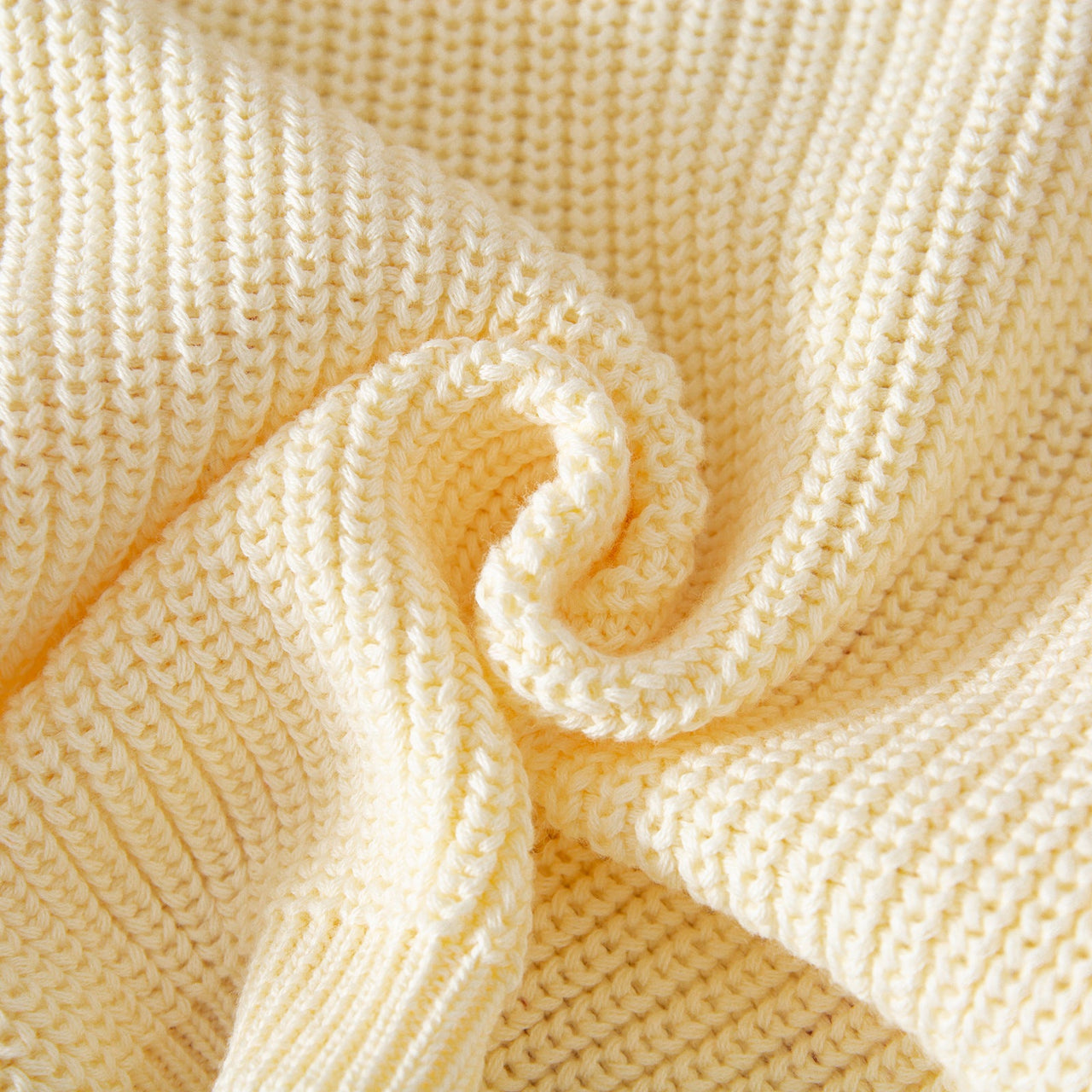 JoyKnit – Acogedor y cálido: jersey navideño con texto