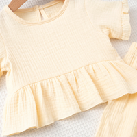 Thumbnail for SoftCharm – Elegante y cómodo: conjunto para niñas con top con volantes y pantalón largo