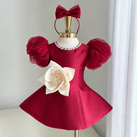 Thumbnail for LittleRose – Elegante y festivo: vestido de niña con flor en 3D y mangas abullonadas