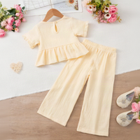 Thumbnail for SoftCharm – Elegante y cómodo: conjunto para niñas con top con volantes y pantalón largo