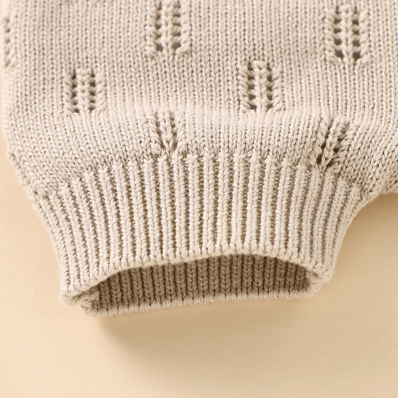 MiniCozy – Suave y cómodo: peto de punto para bebé con gorrito