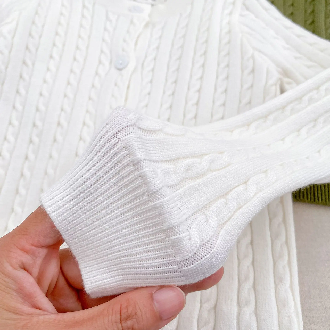 CozyBelle – Elegante y cálido: chaleco de punto con botones