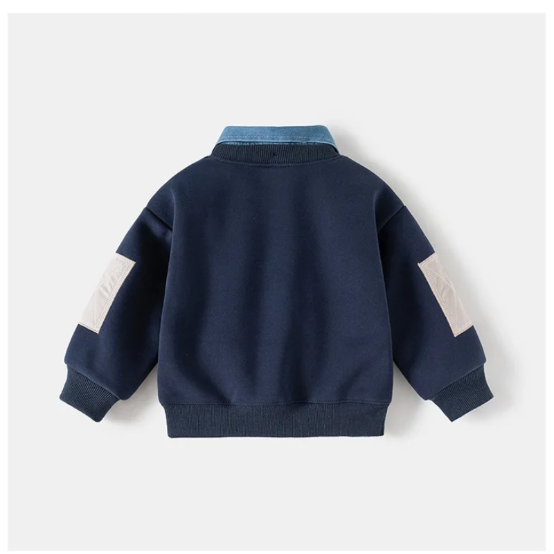 CoolJunior – Cálido y elegante: jersey para niño con cuello de denim