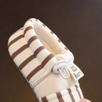 Thumbnail for TinyToes – Suaves y cálidos: primeros zapatitos para bebé con diseño a rayas
