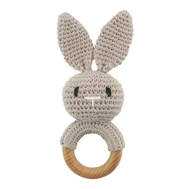 CuddleRattle – Suave y divertido – Sonajero de ganchillo para bebé con anillo de madera