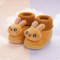 Thumbnail for CuddleSteps – Cálidas y antideslizantes: zapatillas para bebés con animales