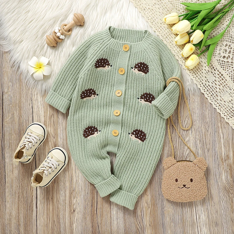 CozyHedge – Suave y cálido: mono de punto para bebé con estampado de erizo