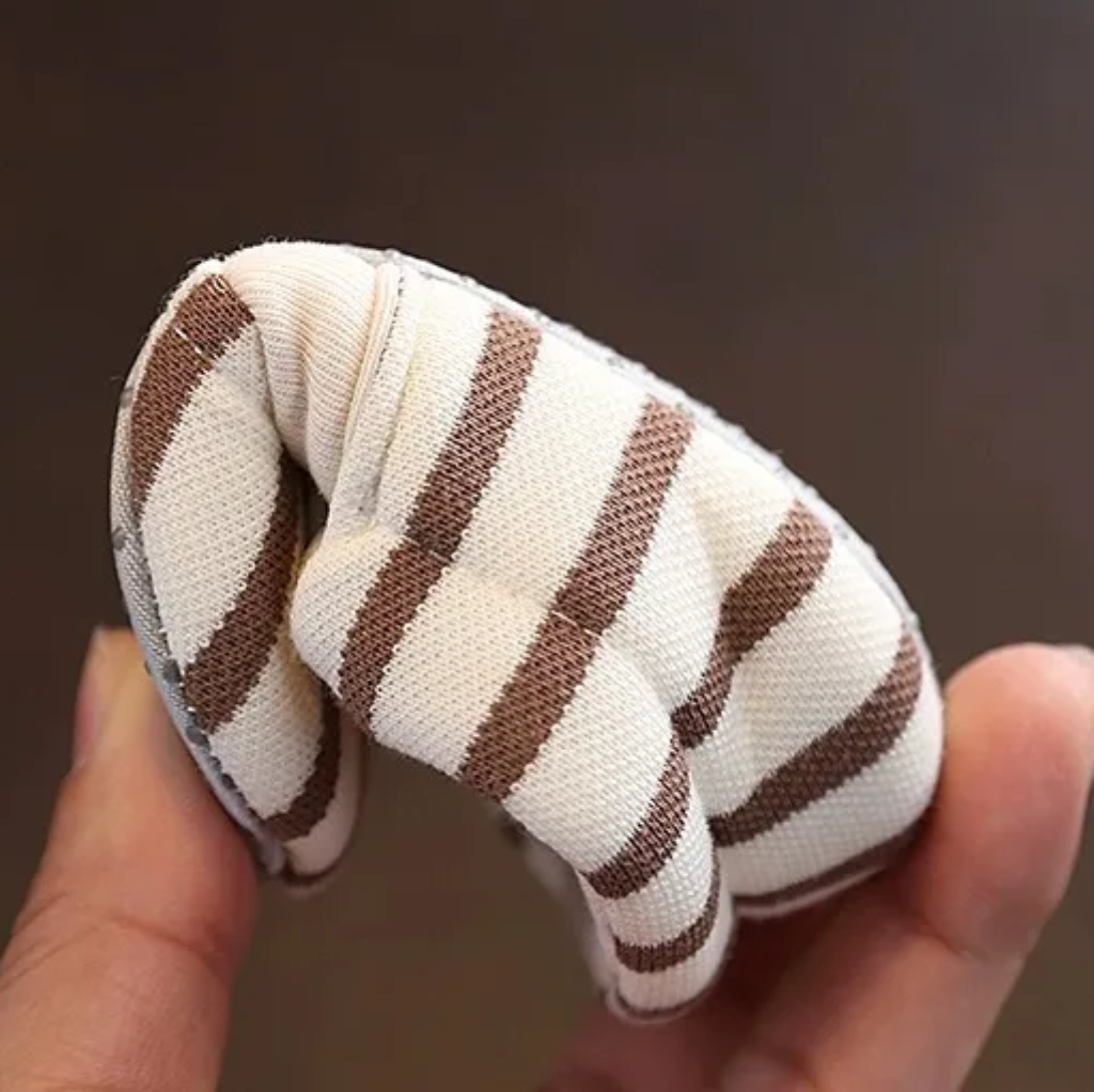 TinyToes – Suaves y cálidos: primeros zapatitos para bebé con diseño a rayas